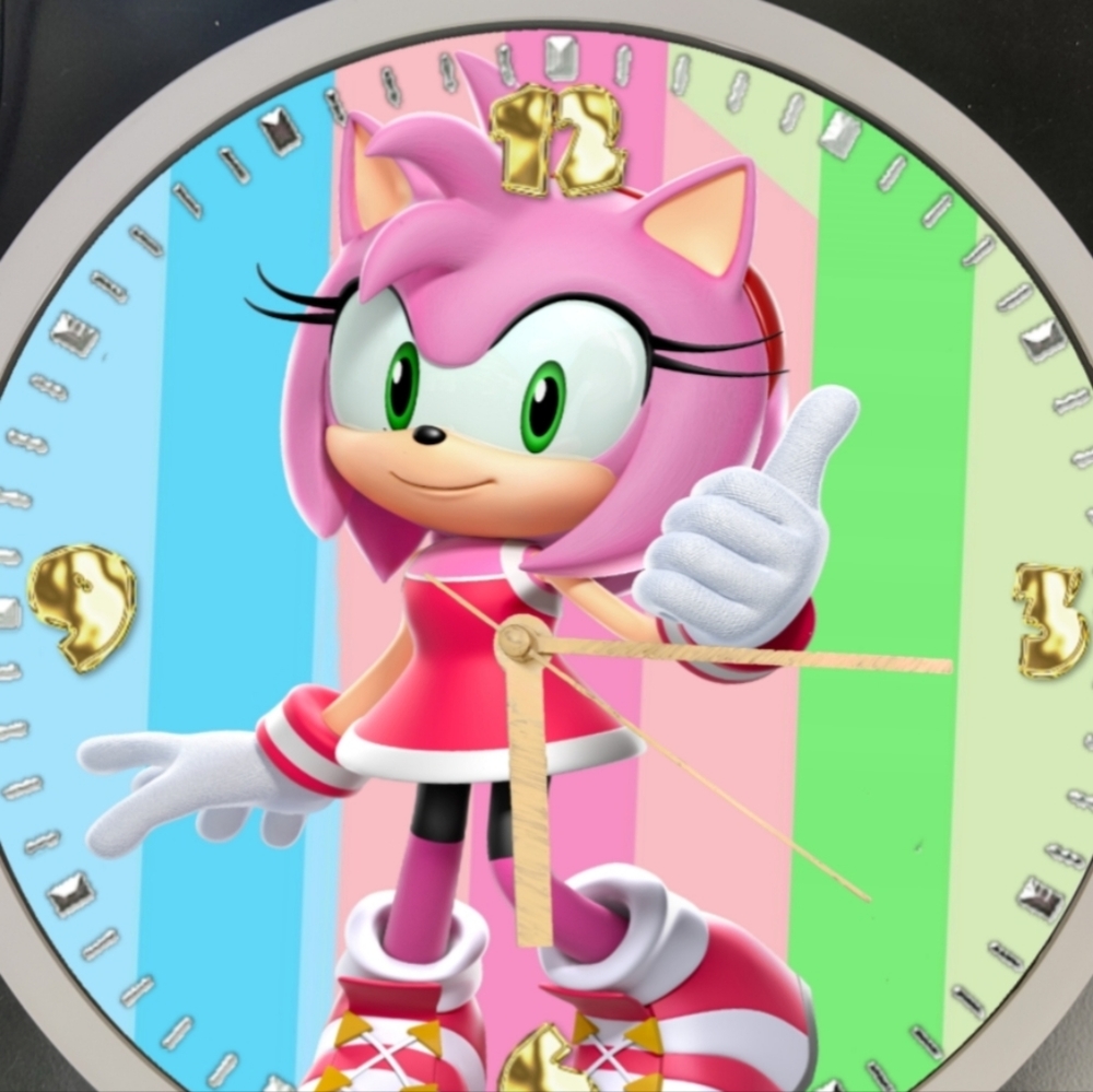 Sonic girl clock
